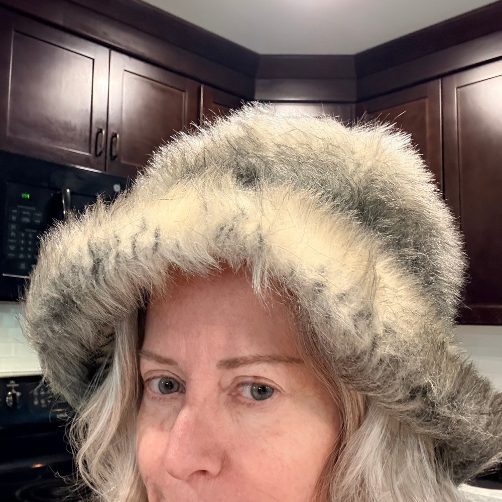 Winkelman's Vintage Faux Fur Cloche Hat Grey White Winter Plush Bucket Hat - Picture 9 of 10